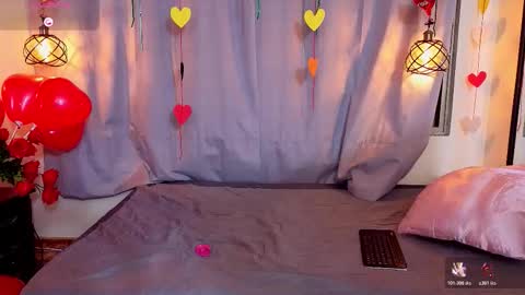 flor_gil online show from February 15, 5:10 am