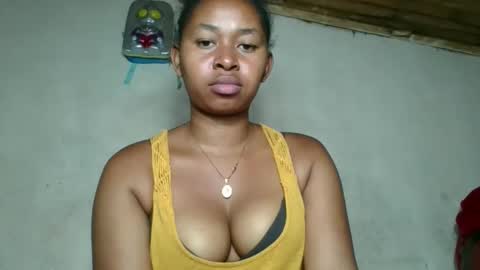 Snapshot of florencia011 chatting on October 22, 7:37 pm florencia011 online show from October 22, 7:37 pm