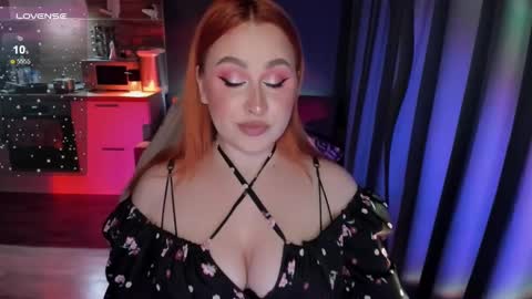 Snapshot of flower_camellia chatting on February 4, 7:44 pm Camelia online show from February 4, 7:44 pm