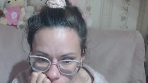 say meow and send tip  online show from April 16, 7:41 am