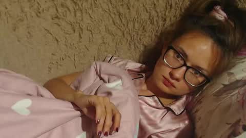 say meow and send tip  online show from September 8, 5:12 pm