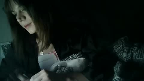 Snapshot of flowpinou chatting on December 26, 7:13 am Emmy online show from December 26, 7:13 am