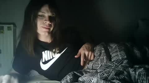 Snapshot of flowpinou chatting on January 11, 2:52 am Emmy online show from January 11, 2:52 am