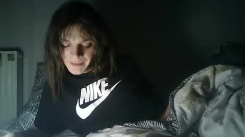 Snapshot of flowpinou chatting on December 19, 9:29 am Emmy online show from December 19, 9:29 am