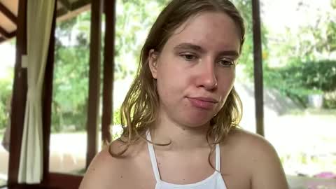 fluffy_bunnyxxx online show from February 13, 4:11 am