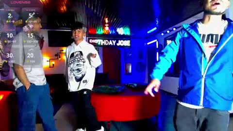 flyckers online show from April 16, 9:04 pm