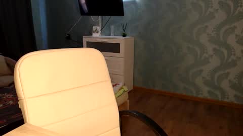 Molli  Ready for any play with you. Hottest show in pvt  Help a student earn big tokens  online show from March 24, 3:18 pm