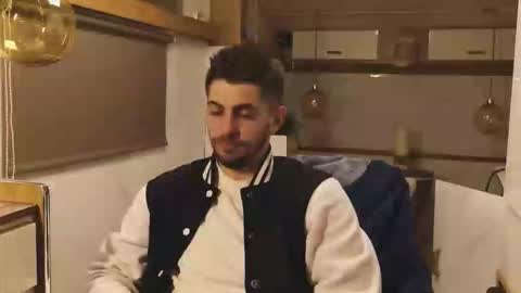 independent model online show from March 8, 8:02 pm