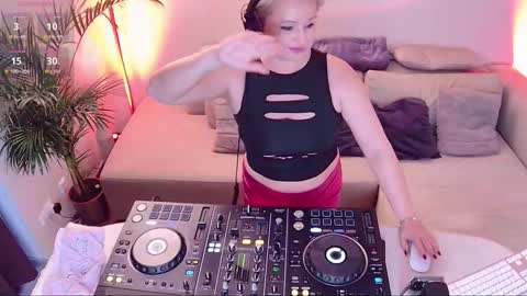 Forbidden Kitty online show from November 8, 3:59 pm