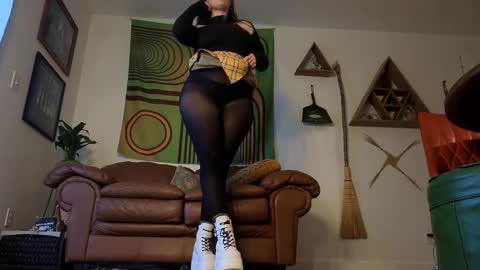 forestdarling online show from March 14, 2:04 am