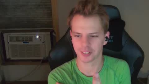 forever_broken online show from November 30, 6:31 am