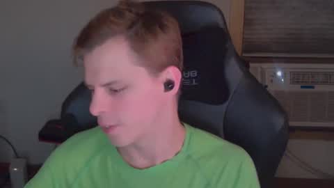 forever_broken online show from October 26, 4:35 am