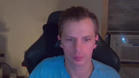 forever_broken online show from October 27, 5:07 am