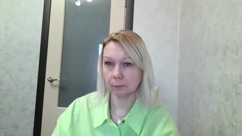 forever_smilex online show from January 17, 1:35 pm