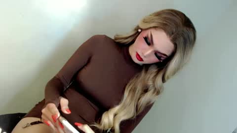 Snapshot of forget_me_not69 chatting on December 3, 8:55 pm KHATRINA STACIE MARIE online show from December 3, 8:55 pm