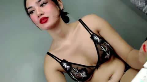 Snapshot of forget_me_not69 chatting on December 5, 12:58 am KHATRINA STACIE MARIE online show from December 5, 12:58 am