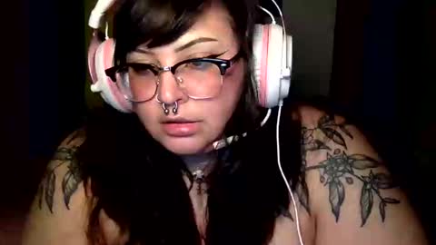 foxdarling96 online show from September 11, 3:52 am