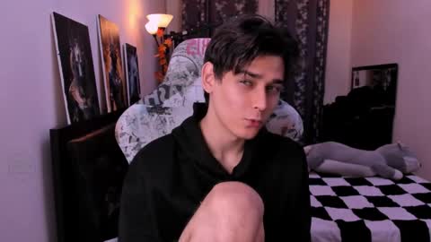 Foxicfu online show from April 20, 3:59 pm