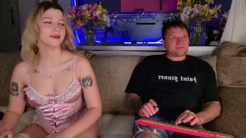 We are a couple Leo and Sofiayou are always welcome here online show from May 6, 11:00 pm