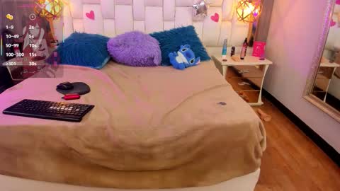 Foxxy  online show from March 10, 4:55 pm