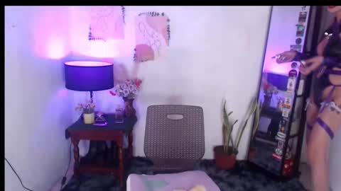 foxy_goddess online show from November 3, 4:24 am