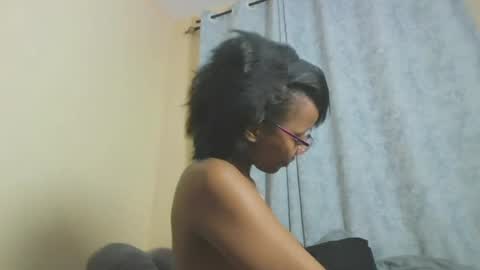 foxyatmidnite online show from August 9, 2:11 am