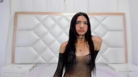 foxyhillx online show from October 28, 9:38 pm