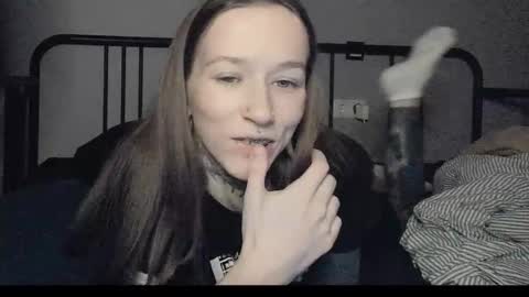 fran_bow online show from December 19, 8:15 pm