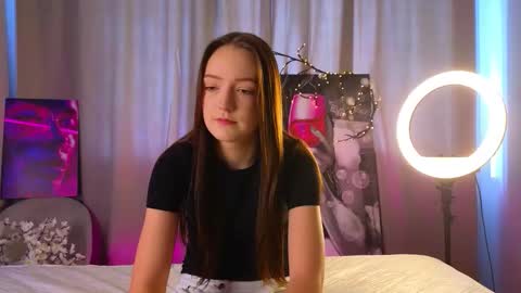 Marybrown eye Katy gray eye online show from February 21, 7:44 am