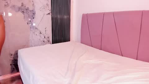 Laura online show from March 11, 8:45 pm