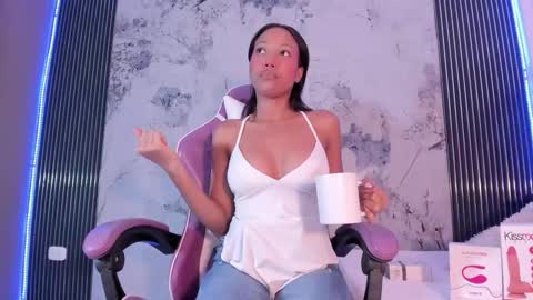 Laura online show from October 16, 10:30 pm