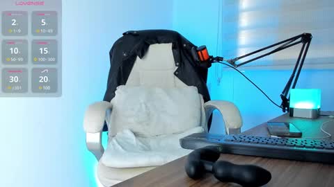 Snapshot of francodelacruz chatting on February 19, 5:27 pm Francum online show from February 19, 5:27 pm