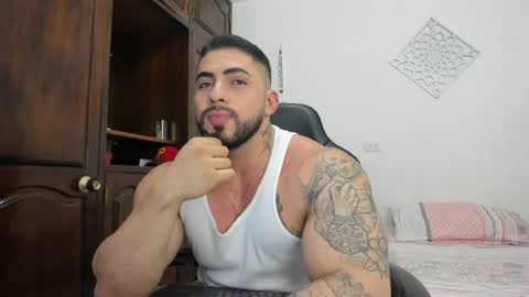 frank_foxx1 online show from June 23, 5:04 am