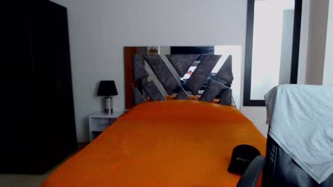 Frank online show from February 8, 3:42 pm