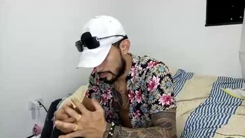 frankdanielsmolano online show from June 17, 2:49 am