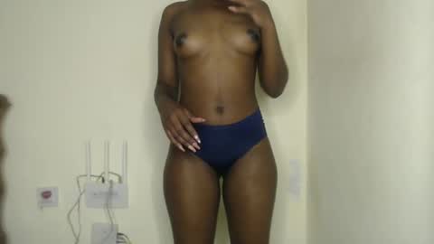 Snapshot of freaky_ass chatting on February 10, 1:24 am Berry online show from February 10, 1:24 am