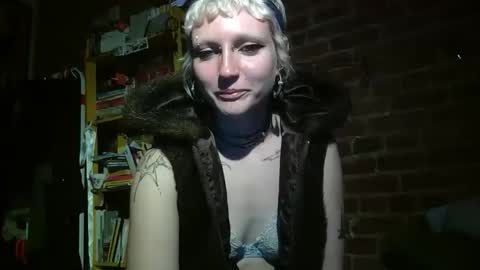 Lily Red online show from May 5, 2:29 am