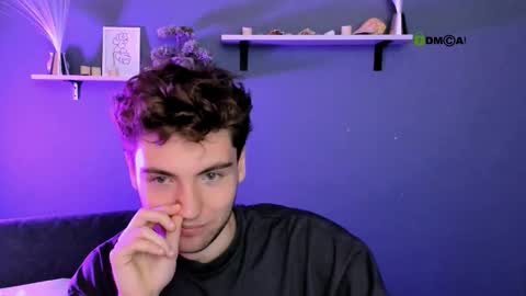 Freddy online show from December 18, 8:37 pm