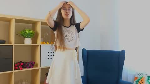 Hey im Olivia im glat to see you in mu room3 online show from March 14, 3:21 am