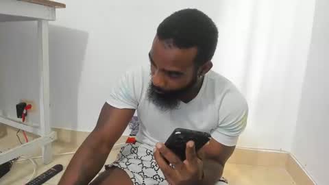 Snapshot of freedom_24 chatting on January 15, 7:34 pm shakur online show from January 15, 7:34 pm