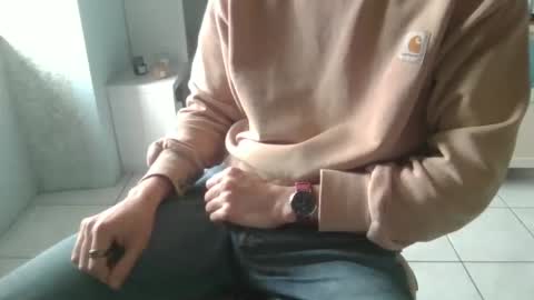 Snapshot of french_666999 chatting on December 5, 1:33 pm French 666999 online show from December 5, 1:33 pm