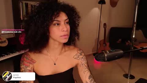 Snapshot of fresatanica chatting on October 3, 10:45 am Vale online show from October 3, 10:45 am