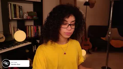 Snapshot of fresatanica chatting on October 17, 5:00 am Vale online show from October 17, 5:00 am