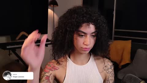 Snapshot of fresatanica chatting on December 31, 4:49 am Vale online show from December 31, 4:49 am