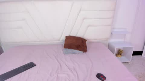 fresitalove01 online show from January 14, 2:14 pm