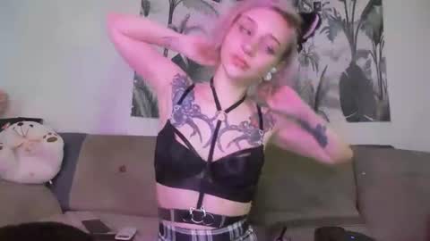 Freyakatty online show from July 9, 3:27 pm