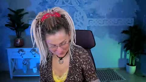 Frida Tander online show from January 8, 5:13 am