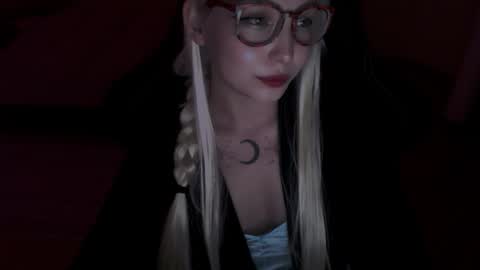 Lilith online show from March 5, 8:40 pm