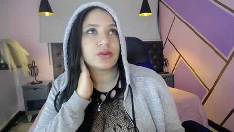 frreeya online show from January 28, 8:25 am