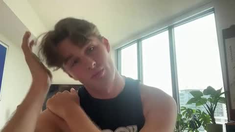 fruitybubble online show from April 25, 7:33 pm